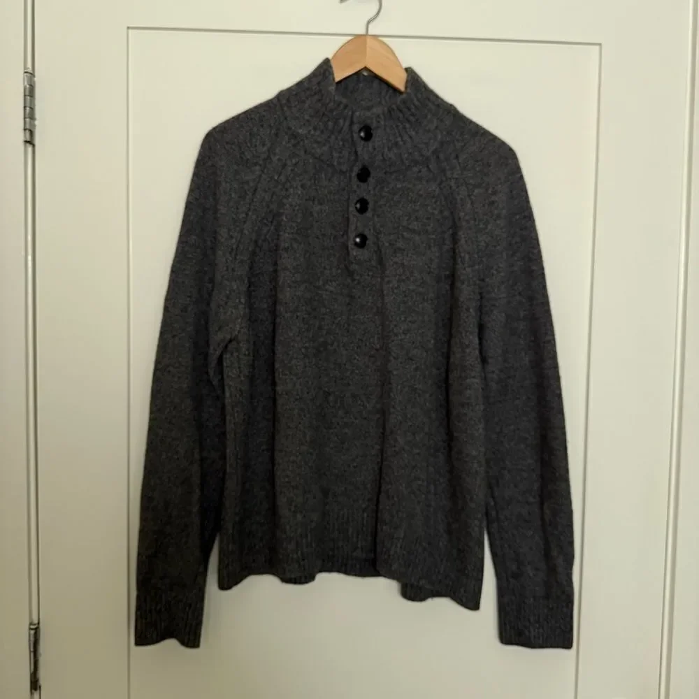 Banana Republic Sweater Mens Sz L Gray Knit Henley Mock Neck Wool Blend Classic